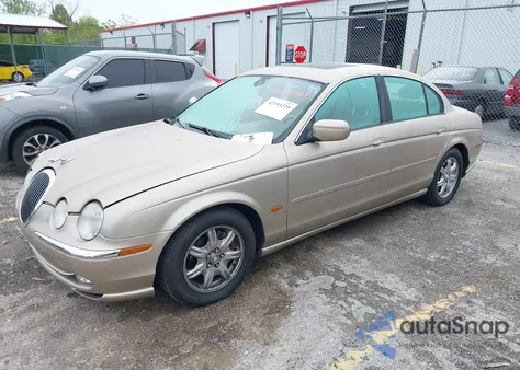 2000 Jaguar S-Type 4.0L V8 z USA, uszkodzony, nr VIN SAJDA01D8YGL03547